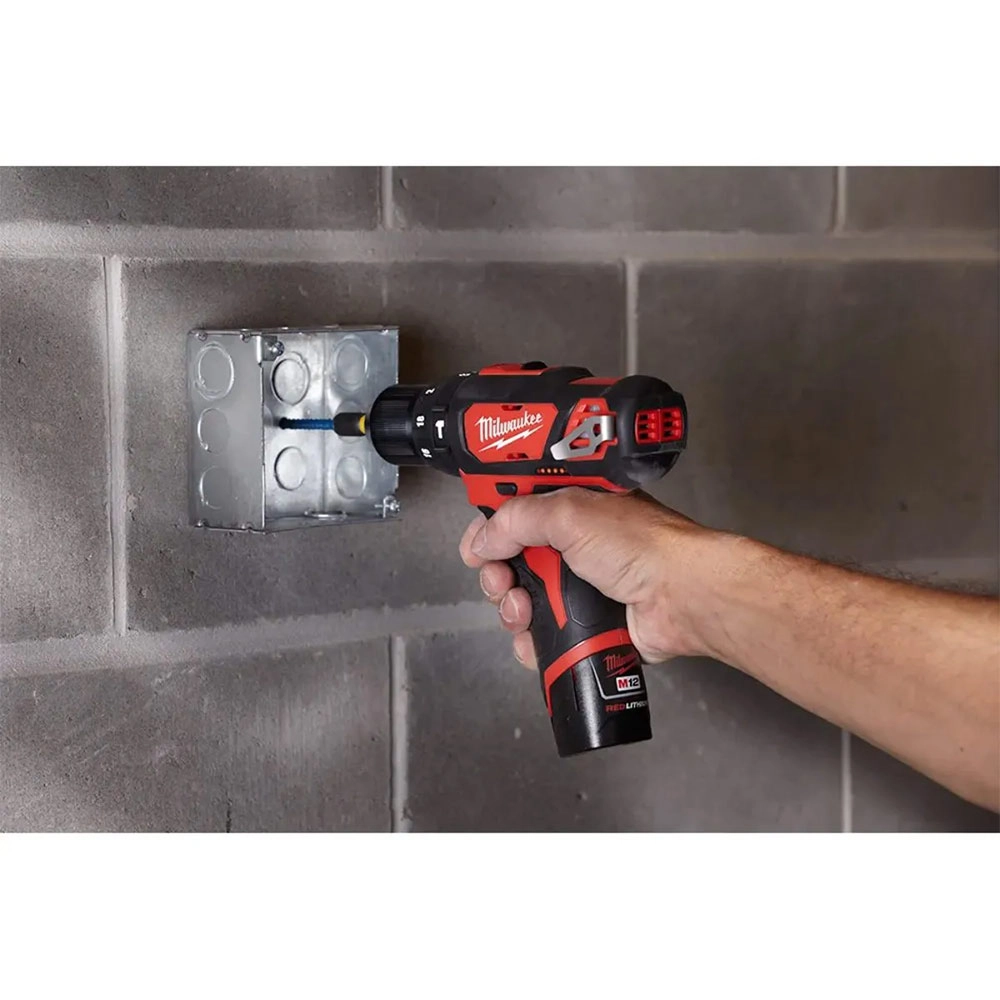 Parafusadeira Furadeira de Impacto 2 Bat Lítio 2AH Bivolt 12V 2408-259 Milwaukee