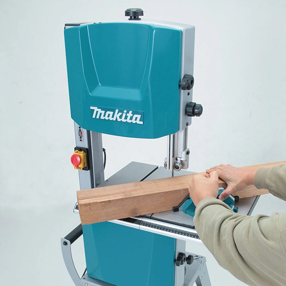 Serra Fita de Bancada Madeira e Metal Com Rodas 900W LB1200F Makita 
