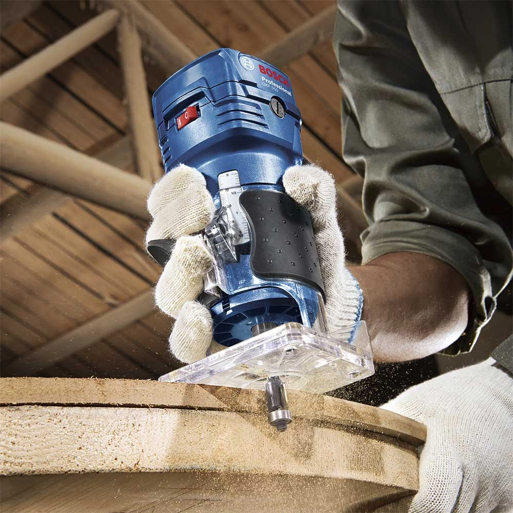 Tupia Laminadora  550w Pinça 6mm e 1/4" GKF550 Bosch