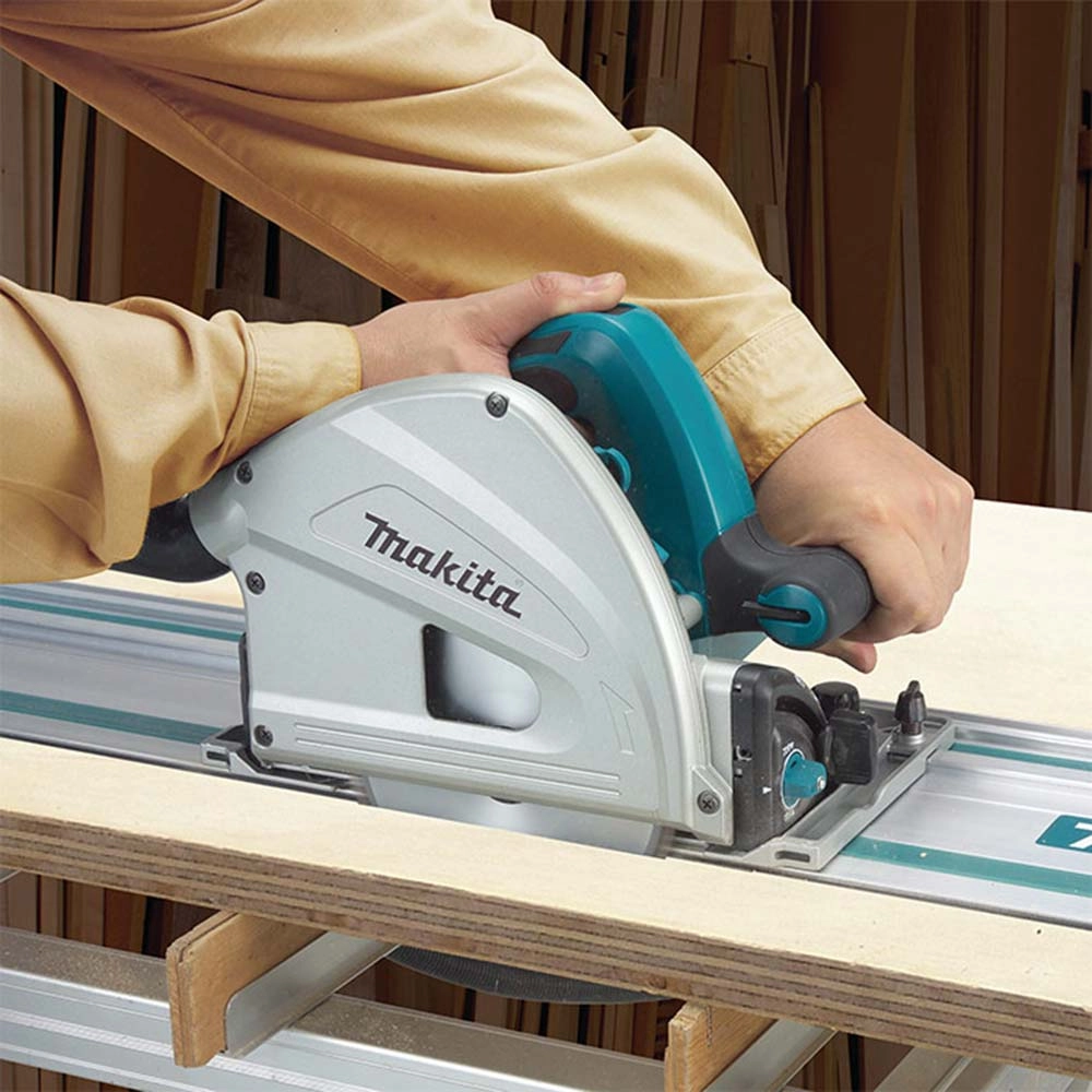 Serra Circular Para Trilho 6.1/2 (165mm) 1300W SP6000 Makita 110V Serra Circular Para Trilho 6.1/2 (165mm) 1300W SP6000 Makita 110V