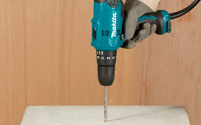 Parafusadeira Furadeira de Impacto HP0300 Makita 